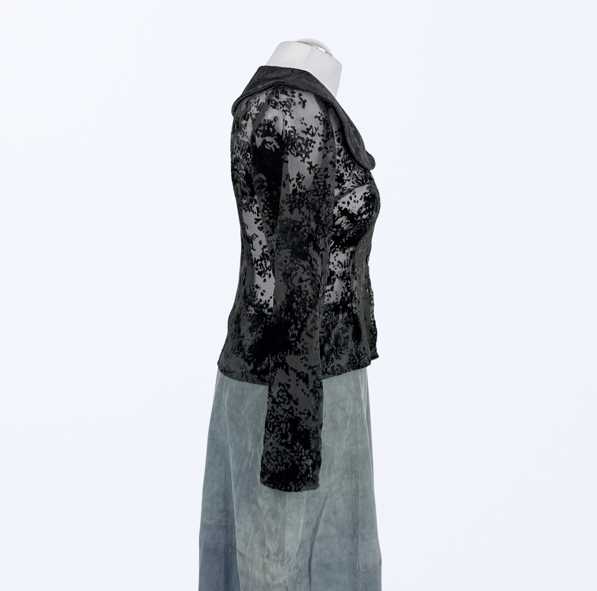 Vintage Gabbiani Bluse Blumenmuster Samtkragen goth whimsical whimsy Teos Vintage Onlineshop