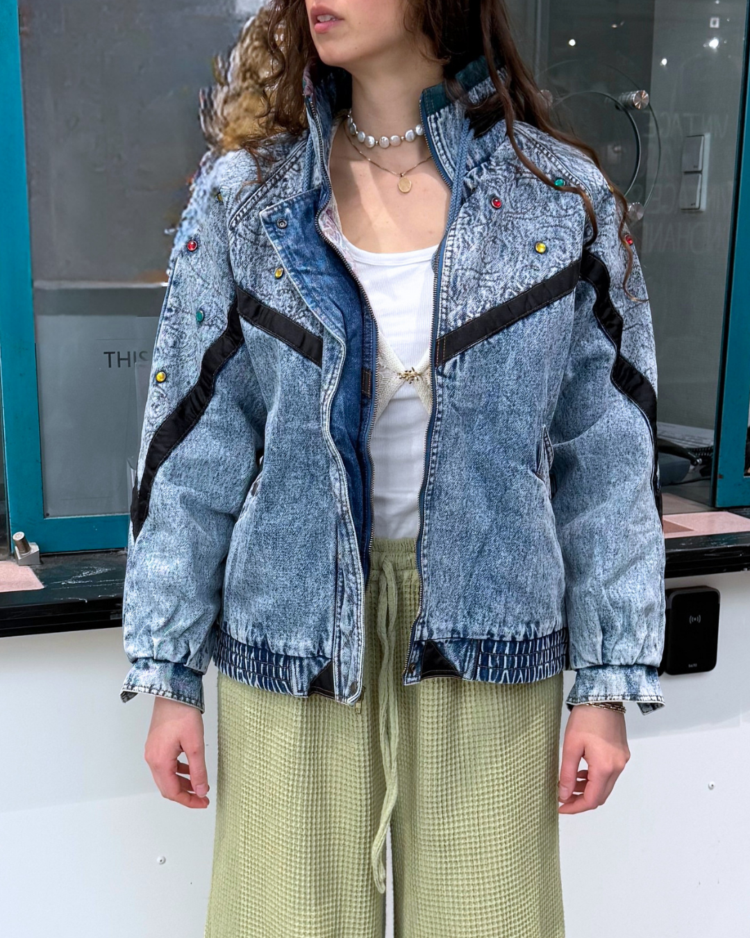 Rare Vintage Jeansjacke Weathered Blues mit Steinen und Ornamenten Boho Whimsical