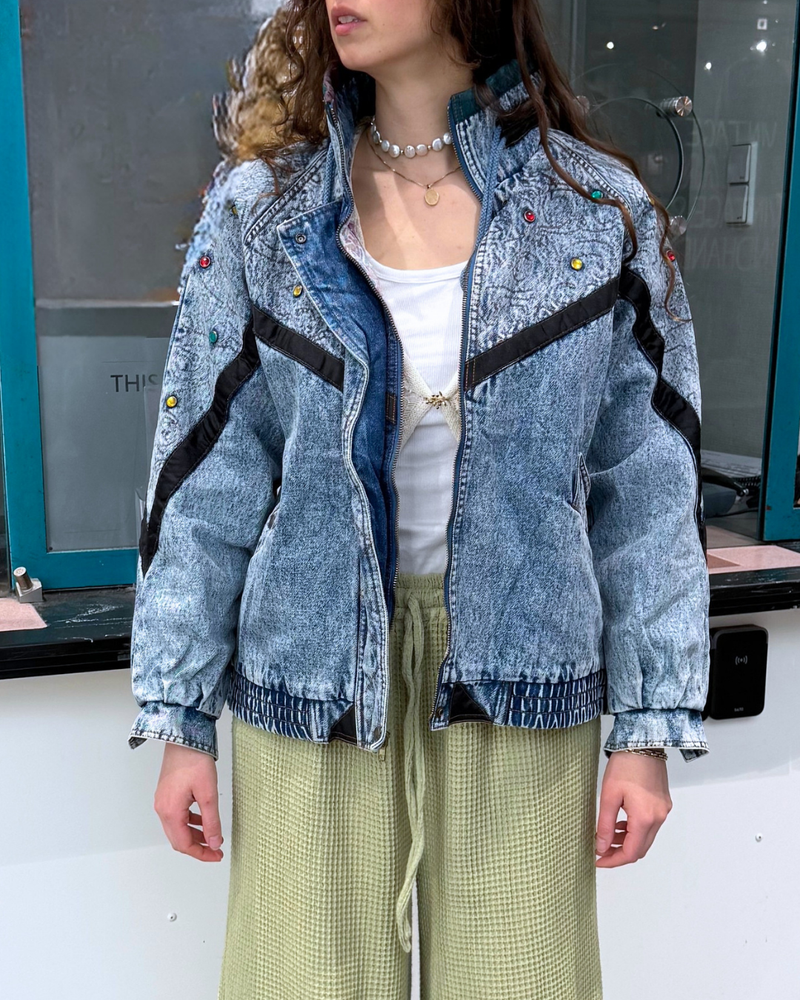 Rare Vintage Jeansjacke Weathered Blues mit Steinen und Ornamenten Boho Whimsical