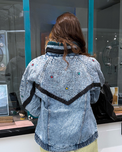Rare Vintage Jeansjacke Weathered Blues mit Steinen und Ornamenten Boho Whimsical