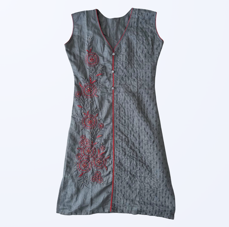 Kleid im Japan Style bestickt rote Blumen Teos Vintage Onlineshop
